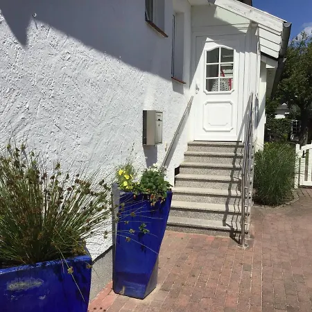 Ostseewellen Apartment *